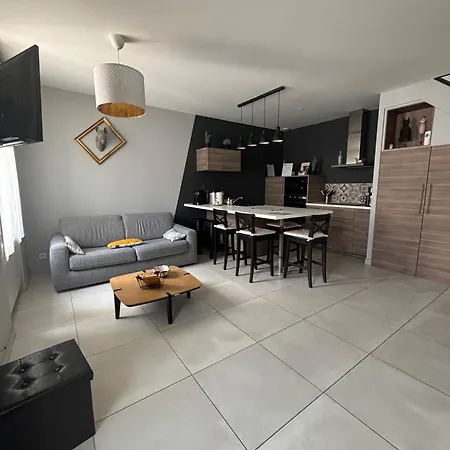 Les De La Frerie Proche Puy Dufou *