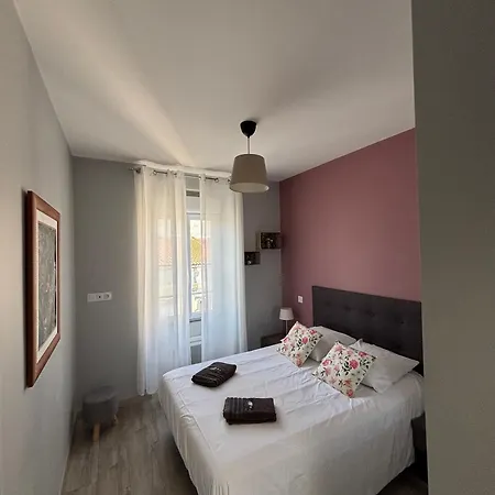 Les De La Frerie Proche Puy Dufou * La Gaubretiere