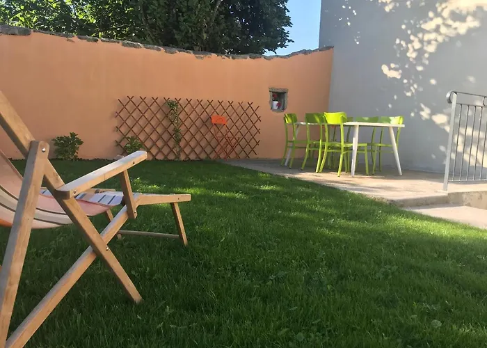 Дом отдыха Les De La Frerie Proche Puy Dufou La Gaubretiere