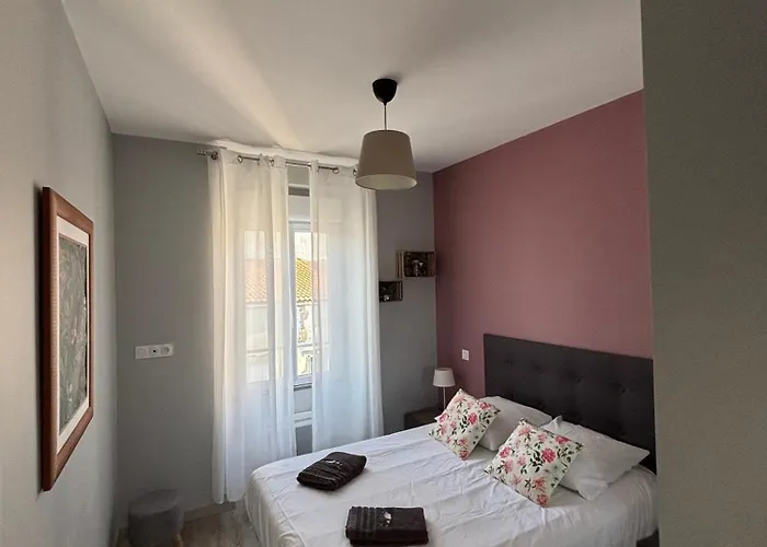 Les De La Frerie Proche Puy Dufou * La Gaubretiere